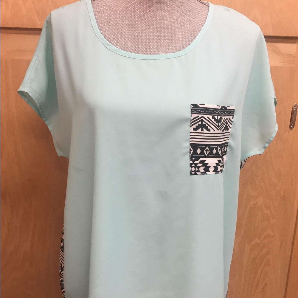 Pink Owl blouse hi lo hem. Cute top. Size medium.